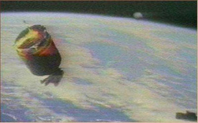 1993-09-Orbitaround-Earth-NASA-Space-Shuttle-Mission-STS-51a