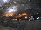 Obě jeskyně se nacházejí přibližně v hloubce 1200 stop pod povrchem (cca 365m). 