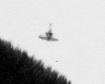1945-june-burbank-california-usa-big-ufo