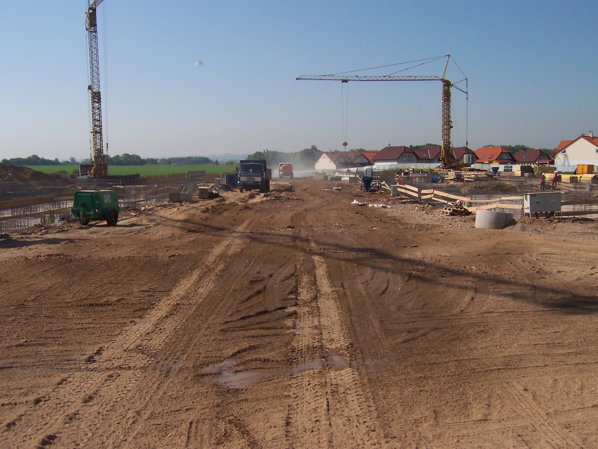 f20061200a_uhrineves