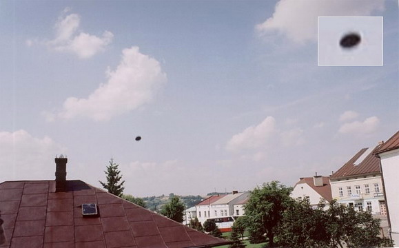 2003-07-26-Brzostek-Poland-nlo