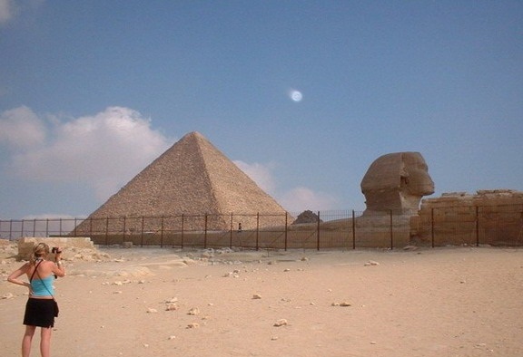 2005-07-Pyramidsat-Giza-Egypt